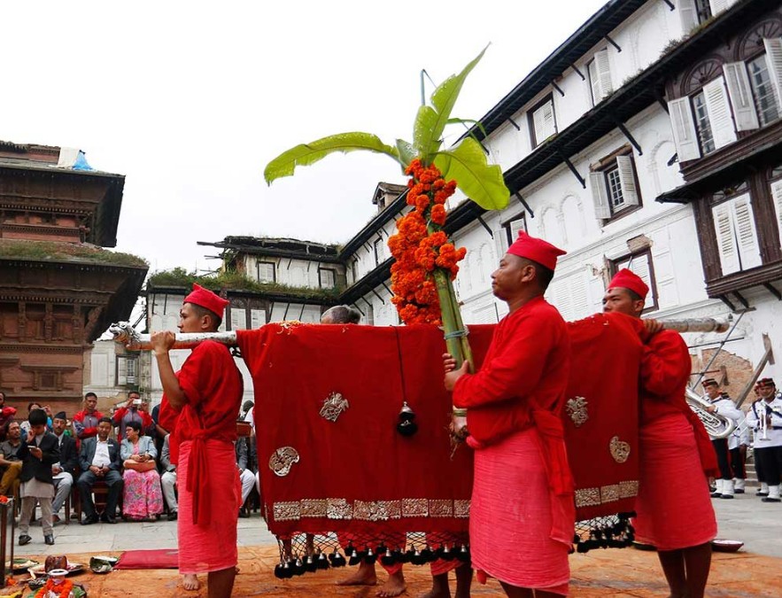 नवरात्रको सातौँ दिन कालरात्रिको पूजा र फूलपाती भित्र्याइँदै