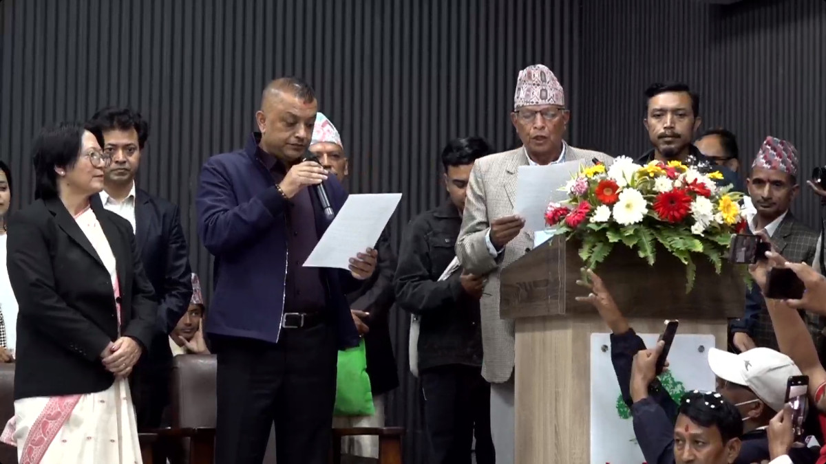 कांग्रेस सभापति गगन थापाले लिए पद तथा गोपनीयताको शपथ