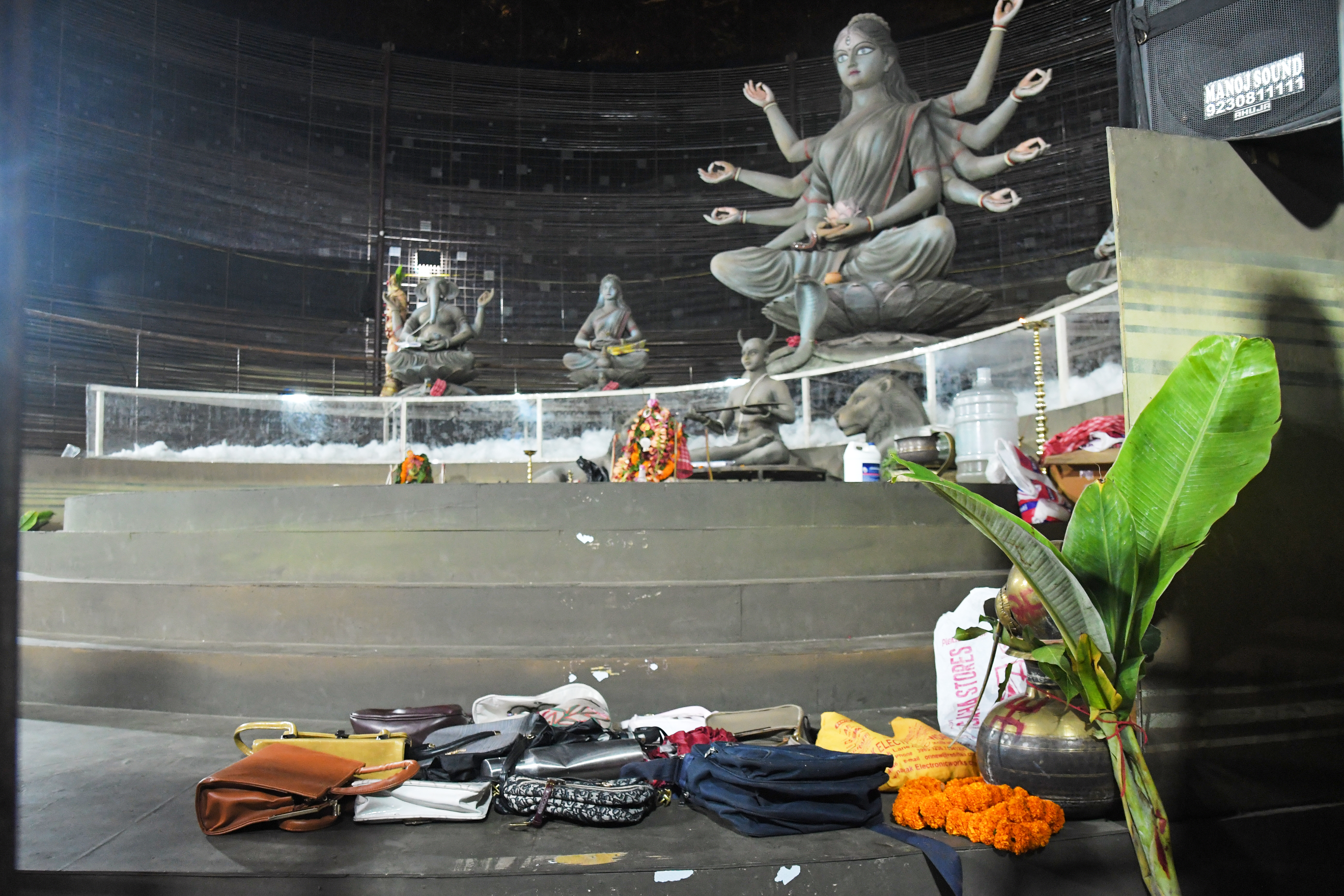 दुर्गा पूजा मण्डपमा भागदौड, १९ जनाको मृत्यु
