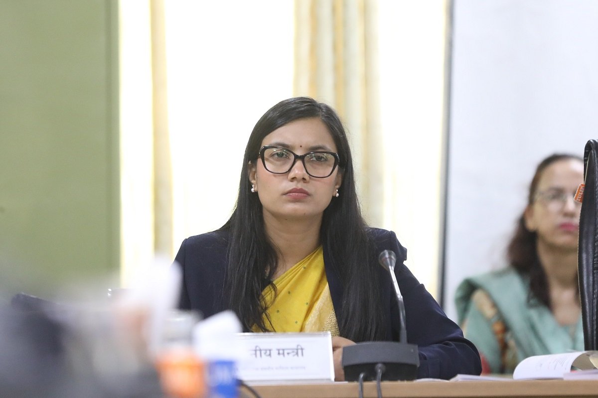 विपद् प्रभावित स्वदेशी र विदेशीलाई समान कानुनी सुविधा : मन्त्री सोविता गौतम